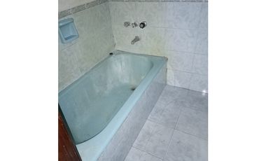 CASA DE 4 AMBIENTES EN  BOSQUE ALEGRE - LOS CEDROS 8668