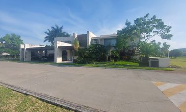 Casa en Fraccionamiento en Paraíso Country Club Emiliano Zapata - LLR-139-Fr