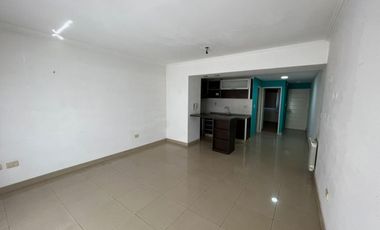 VENTA DE DEPARTAMENTO 2 AMBIENTES EN PLENO CENTRO DE MONTE GRANDE - CON COCHERA