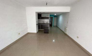 VENTA DE DEPARTAMENTO 2 AMBIENTES EN PLENO CENTRO DE MONTE GRANDE - CON COCHERA