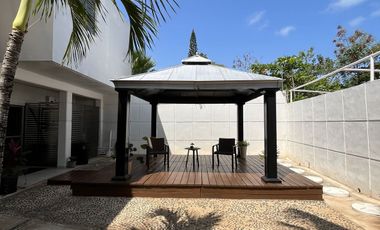 Casa en Venta y Renta en Zona Hotelera