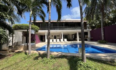 Casa en Venta y Renta en Zona Hotelera