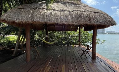 Casa en Venta y Renta en Zona Hotelera