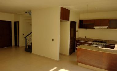 CASA EN VENTA EN BELLATERRA
