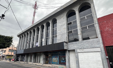 Edificio con oficinas en Renta en Colonia Americana (Ver detalles)