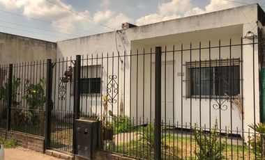 VENTA - Casa 3 ambientes - Grand Bourg