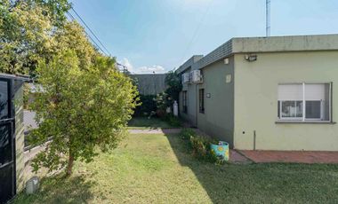 VENTA / PERMUTA - Casa - 3 habitaciones- Patio -Ibarlucea