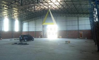 Excelente Galpón en Sector Industrial Planificado