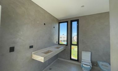 Casa en alquiler en Loma Verde