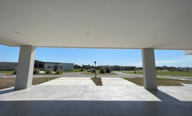Casa en alquiler en Loma Verde