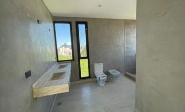 Casa en alquiler en Loma Verde