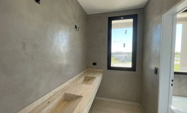 Casa en alquiler en Loma Verde