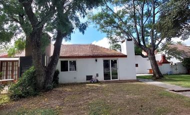 VENTA CASA 3 AMB JARDÍN COCHERA MONTE GRANDE