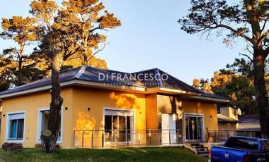 Venta - Casa de 5 ambientes SOBRE UNA PLANTA en Pinamar - Ninfas 910