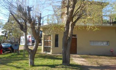Departamento de 2 ambientes a METROS DEL MAR en Pinamar - contiene JARDIN Y PATIO PROPIO
