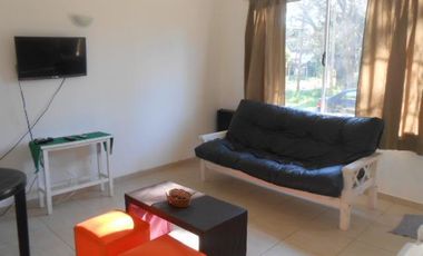 Departamento de 2 ambientes a METROS DEL MAR en Pinamar - contiene JARDIN Y PATIO PROPIO