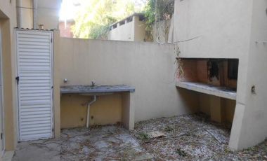 Departamento de 2 ambientes a METROS DEL MAR en Pinamar - contiene JARDIN Y PATIO PROPIO