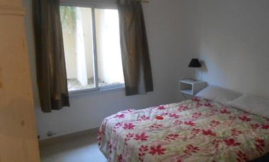 Departamento de 2 ambientes a METROS DEL MAR en Pinamar - contiene JARDIN Y PATIO PROPIO