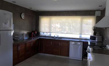 Casa de 5 ambientes en venta en La Herradura - Pinamar