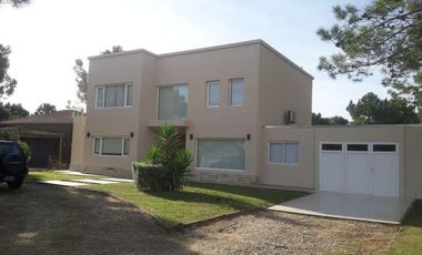 Casa de 5 ambientes en venta en La Herradura - Pinamar
