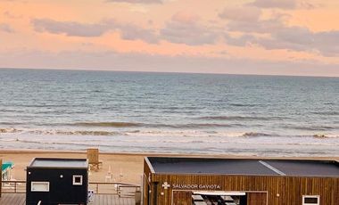 Departamento de 5 ambientes FRENTE AL MAR en venta en Pinamar - SEMIPISO