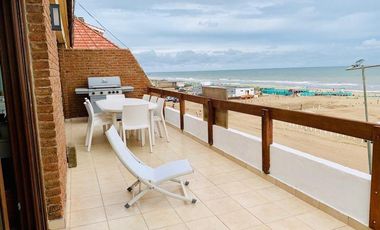 Departamento de 5 ambientes FRENTE AL MAR en venta en Pinamar - SEMIPISO