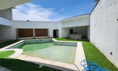 SE VENDE CASA EN LOMAS DE COMALA