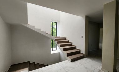 SE VENDE CASA EN LOMAS DE COMALA