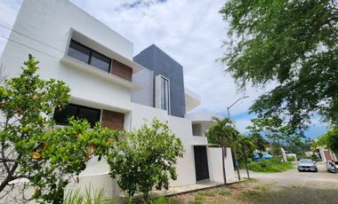 SE VENDE CASA EN LOMAS DE COMALA
