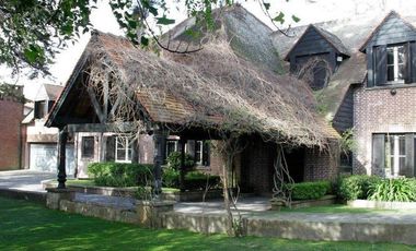 Importante Chalet 6 Amb. z/ Los Troncos