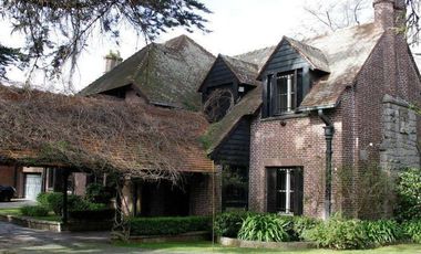 Importante Chalet 6 Amb. z/ Los Troncos