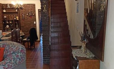 Casa en venta - 4 Dormitorios 3 Baños 2 Cocheras - 250Mts2 - San Bernardo Del Tuyu