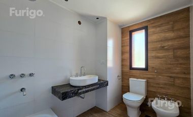 VENTA PISO EXCLUSIVO 4 DORMITORIOS CON PATIO