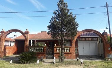 2 Casas en Venta 5 ambientes  - Mar Del Tuyu