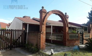 2 Casas en Venta 5 ambientes  - Mar Del Tuyu
