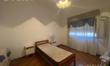 Venta de casa de 3 amb con local en Lanús Oeste