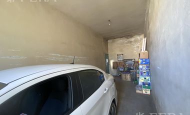 Venta de casa de 3 amb con local en Lanús Oeste