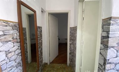 Venta de casa de 3 amb con local en Lanús Oeste