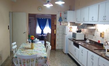 Casa en PH al Frente 3 dorm Cochera para 2 autos. L. de Zamora.