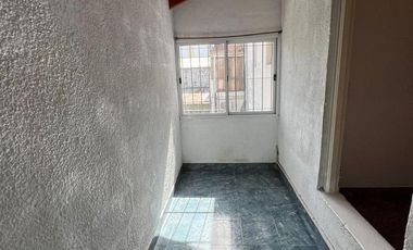 VENTA CASA DOS PLANTAS MUY BUENA CONSTRUCCIÓN * CASEROS * ZONA OESTE