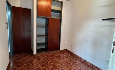 VENTA CASA DOS PLANTAS MUY BUENA CONSTRUCCIÓN * CASEROS * ZONA OESTE