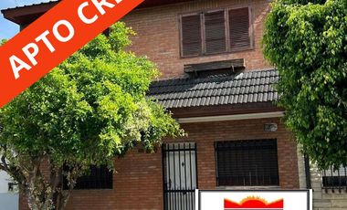 VENTA CASA DOS PLANTAS MUY BUENA CONSTRUCCIÓN * CASEROS * ZONA OESTE