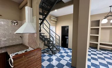 VENTA CASA DOS PLANTAS MUY BUENA CONSTRUCCIÓN * CASEROS * ZONA OESTE