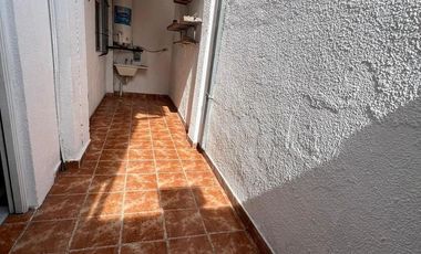 VENTA CASA DOS PLANTAS MUY BUENA CONSTRUCCIÓN * CASEROS * ZONA OESTE