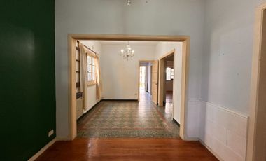 VENTA PH 3 AMB FRENTE JARDIN COCHERA, BERNAL