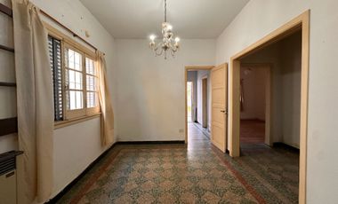 VENTA PH 3 AMB FRENTE JARDIN COCHERA, BERNAL