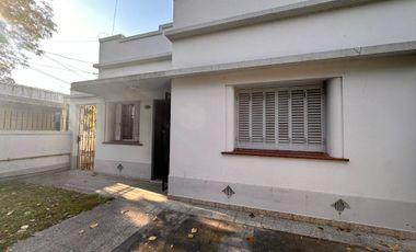 VENTA PH 3 AMB FRENTE JARDIN COCHERA, BERNAL