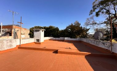 VENTA PH 3 AMB FRENTE JARDIN COCHERA, BERNAL
