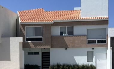 CASA HM PRIVADA ALTO LAGO