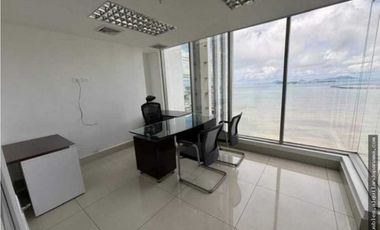 SE ALQUILA OFICINA EN AV. BALBOA CON VISTA AL MAR